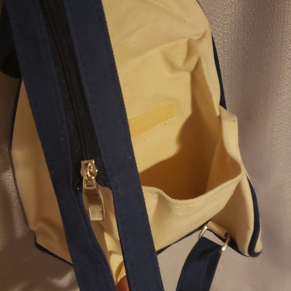 Small backpack 🎒 - Picture 4 of 6